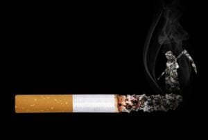cigarette non fumeur gar Allumer la cigarette libère plusieurs substances nocifs pour la santé.