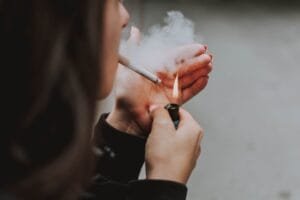 Le comportement du fumeur par rapport au tabac diffère selon l'individu.
