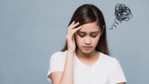 Une femme ayant des troubles émotionnels.