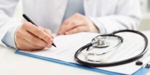 Le suivi du médecin est primordial jusqu'à la guérison.