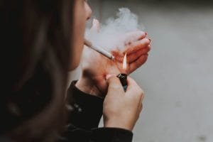Le comportement vis à vis de la cigarette diffère selon l'individu.