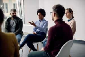 Une Thérapie de groupe et de partage pour avancer dans le traitement.