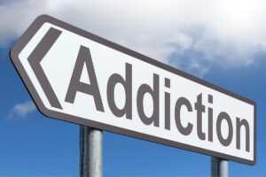 L'addiction: une envie répétée et irrépressible de consommer ou faire quelque chose.