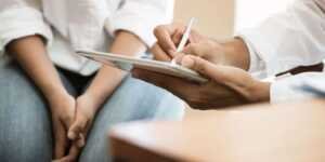 SEVRAGE ALCOOL : LES SYMPTÔMES PHYSIQUES