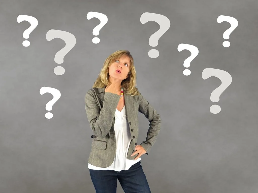 woman-question-mark-person-beauty-fashion-39ca25-1024 Bien s'informer et poser les bonnes questions.
