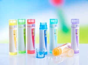 L'homéopathie est un traitement alternatif au traitement conventionnel en matière d'addiction.