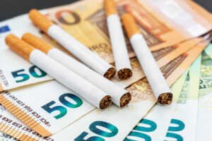 623079 Le marché du tabac pèse des milliards malgré les taxations et restrictions gouvernementales.