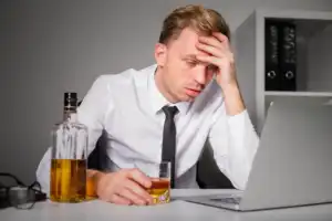 L'action anti-stress de l'alcool est temporaire, la forte consommation mène à l'addiction.