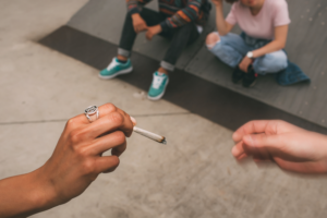 1509559335025-PuffPass La consommation du cannabis est un phénomène social.