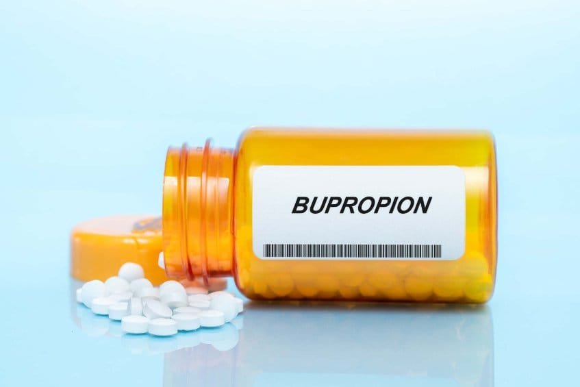 188908919_s Le Bupropion Zyban, un médicament qui agit sur les neurones et les récepteurs qui ont un rapport étroit avec la dépendance.