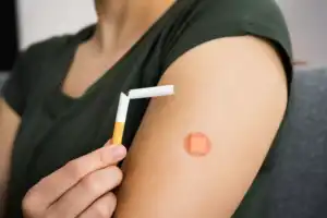 Le patch nicotinique atténue et soulage les symptômes de manque.