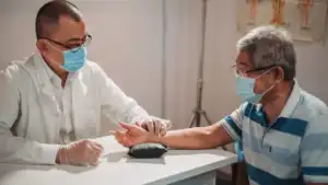 5SlsrTnuACac5CLZANiCJmi85CuS6cZHYN_Vm6VqkP8 L'acupuncteur décide du déroulement du traitement.