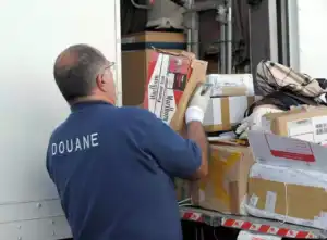 P33903249D6168571G Le passage du tabac à la frontière est étroitement surveillé par l'Etat.