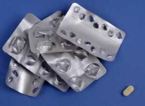 ggl1200_istock-1558226179-1722421405 Un traitement médicamenteux peut avoir des effets secondaires ou des effets indésirables.