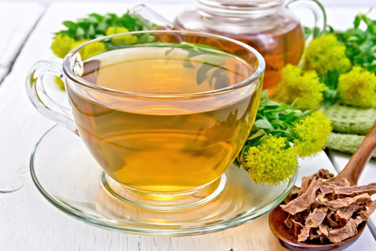 Herbal,Tea,In,A,Glass,Cup,,A,Teapot,On,A La rhodiole contre le stress engendré par le sevrage.