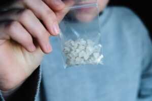Le crystal meth: une drogue psychostimulante fortement addictive.