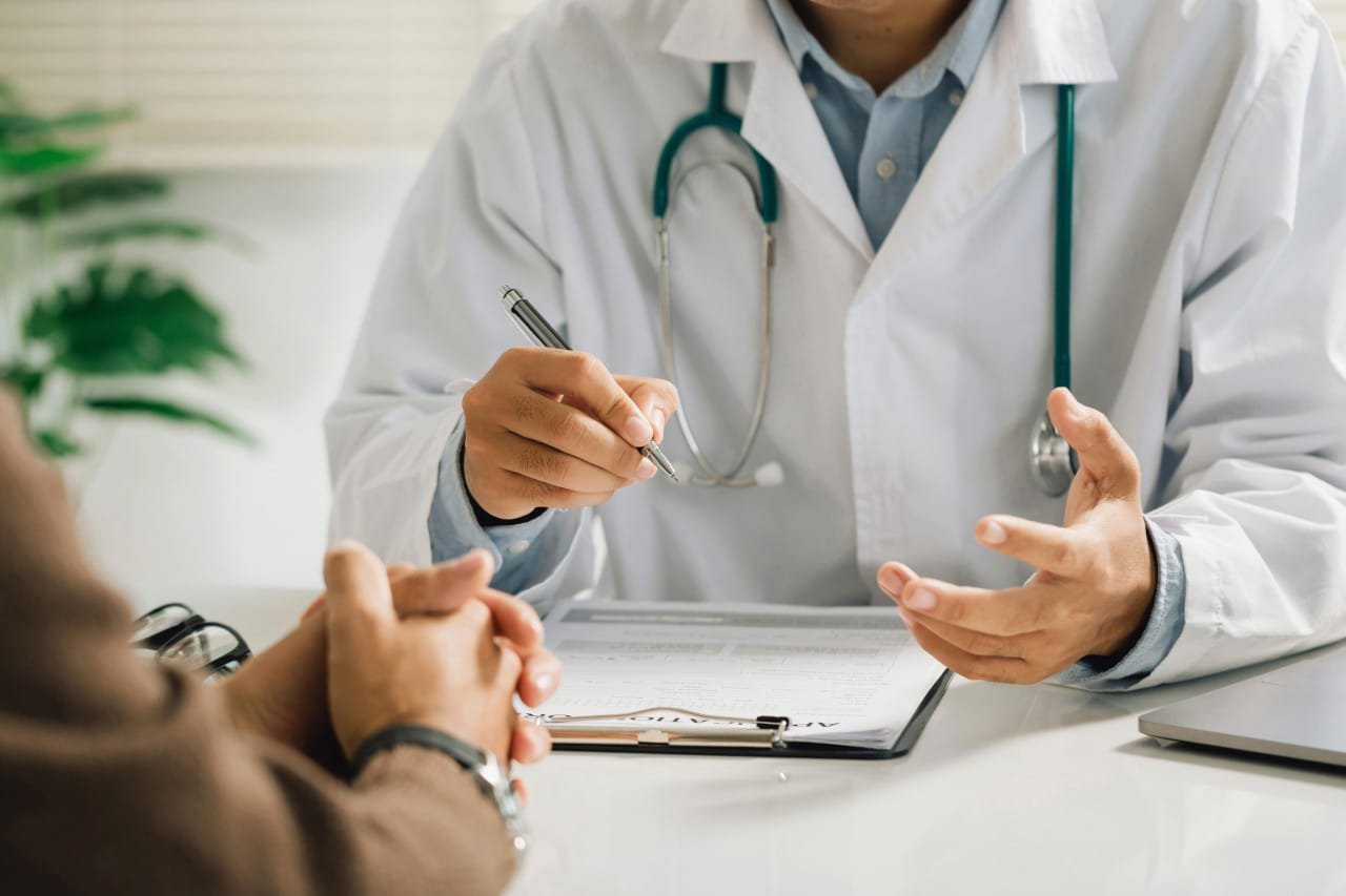 medecin-urgence Le médecin est le plus à même de préconiser un traitement.
